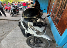Diduga Kena Serangan Jantung, Pria Grobogan Meninggal di Warung Makan