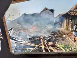 Api Lahap Rumah Kayu di Toroh Grobogan, Rugikan Warga Rp50 Juta