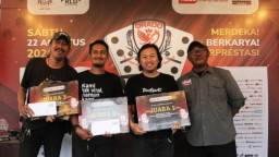 Adu Cepat Lensa dan Berpikir Presisi, Lomba Foto On The Spot PFI Surabaya Warnai Turnamen Domino Jurnalis 2026