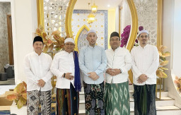 Gus Arief Hadiri Rutinan Majelis Az-Zahir Pekalongan, Doakan Blora dan Ajak Warga Perbanyak Sholawat