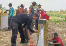 Dari Jembatan Merah Putih hingga Desa Perbatasan, Camat Jepon Blora Jadikan HUT Ke-81 RI Momentum Gotong Royong