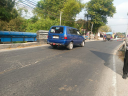 Belum Genap 5 Jam, 2 Kecelakaan Lalu Lintas Lagi-lagi Terjadi di Barat Jembatan Kidangan Blora