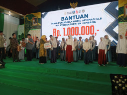Pemprov Jatim Kucurkan Beasiswa Rp1 Juta untuk 50 Ribu Pelajar