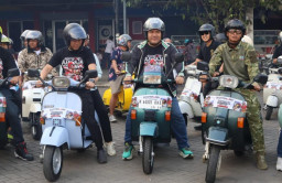 Pecinta Vespa Blora Gelar Skuteran Merdeka #7, Riding dari Blok T hingga Ziarah ke Makam Pahlawan