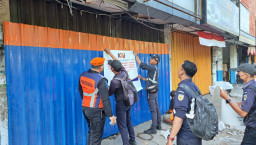 Selamatkan Aset, KAI Daop 8 Surabaya Tertibkan Ruko Ilegal di Jalan Semarang