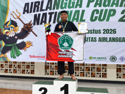 Siswa SMATAG Surabaya Nihzam Arya Juara 1 Pencak Silat UNAIR Cup Tingkat Nasional