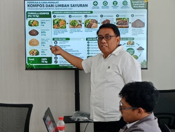Menuju World Class University, Untag Surabaya Olah Sampah Jadi Kompos dan Energi Terbarukan