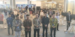 30 Seniman Kaligrafi Se-Jawa Adu Kreativitas di Fesyar Regional 2026