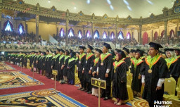 Wisuda ke-122 UNESA, 48 Persen Lulusan Langsung Terserap Kerja, Rektor Siapkan Beasiswa S2–S3 Gratis