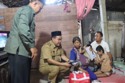 Air Mata Mbah Samijah di Balik Rumah Reot, Gus Arief Datang Membawa Asa dan Janji Bedah Rumah