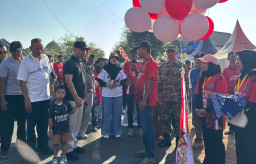 Jalan Sehat Bersama Warga Tuban, H. Eko Wahyudi Tekankan Pentingnya Kebersamaan dan Hidup Sehat 