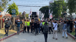 Demo Forrbes di DPRD Rembang Memanas, Massa Soroti Dugaan Dokumen KUA-PPAS Fiktif dan Seleksi JPTP