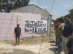 Satpol PP Segel Pabrik Kulit Alkuba di Rembang, Izin Bagian Belakang Dipersoalkan