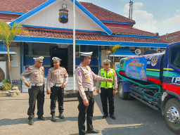 Bukan untuk Patroli, Tangki-Tangki Satlantas Polres Blora Kini Membawa Air Bersih di Tengah Kemarau