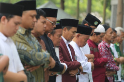 Surabaya Kepanasan, Karhutla Meluas, Umsura Gelar Salat Istisqa di Lapangan Futsal