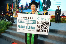 Lulus Kuliah Langsung Ekspor, Mahasiswa UC Surabaya Bawa Kopi Petani Lokal ke Italia