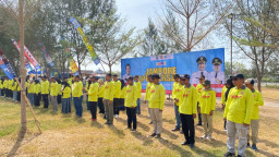192 Pemuda Karang Taruna Rembang Berkumpul di Pantai Wates, Siapkan 150 Paket Sembako dan 1.500 Pohon