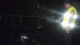 Diduga Korsleting Listrik, Rumah Kayu Lansia di Grobogan Ludes Terbakar