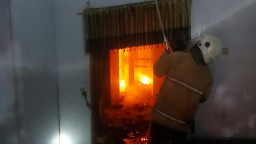 Kebakaran Dini Hari Gegerkan Dlanggu Mojokerto, Rumah dan Perabotan Hangus Dilalap Api