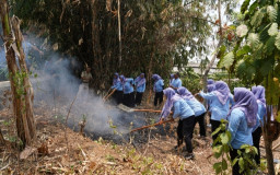 Tingkatkan Ketangguhan Desa Sumbersawit, PLN Bekali Kader PKK Simulasi Tanggap Darurat