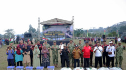 3.000 Paket Sembako Ludes Dibagikan Kodam III/Siliwangi di Cianjur, Petani Juga Dapat 1 Ton Pupuk 