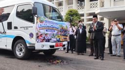 Pelajar Blora Tak Perlu Bonceng Motor ke Sekolah! Gus Arief Luncurkan Bus Gratis, Ini Rutenya