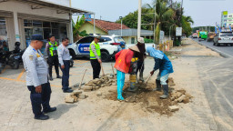 120 Titik Galian Kabel Optik di Blora-Jiken Berlubang Usai Diguyur Hujan, Pengendara Terancam Celaka