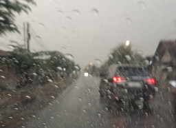 Hujan Lebat, Petir, dan Angin Kencang Berpotensi Terjang Blora hingga Kudus Sore Ini