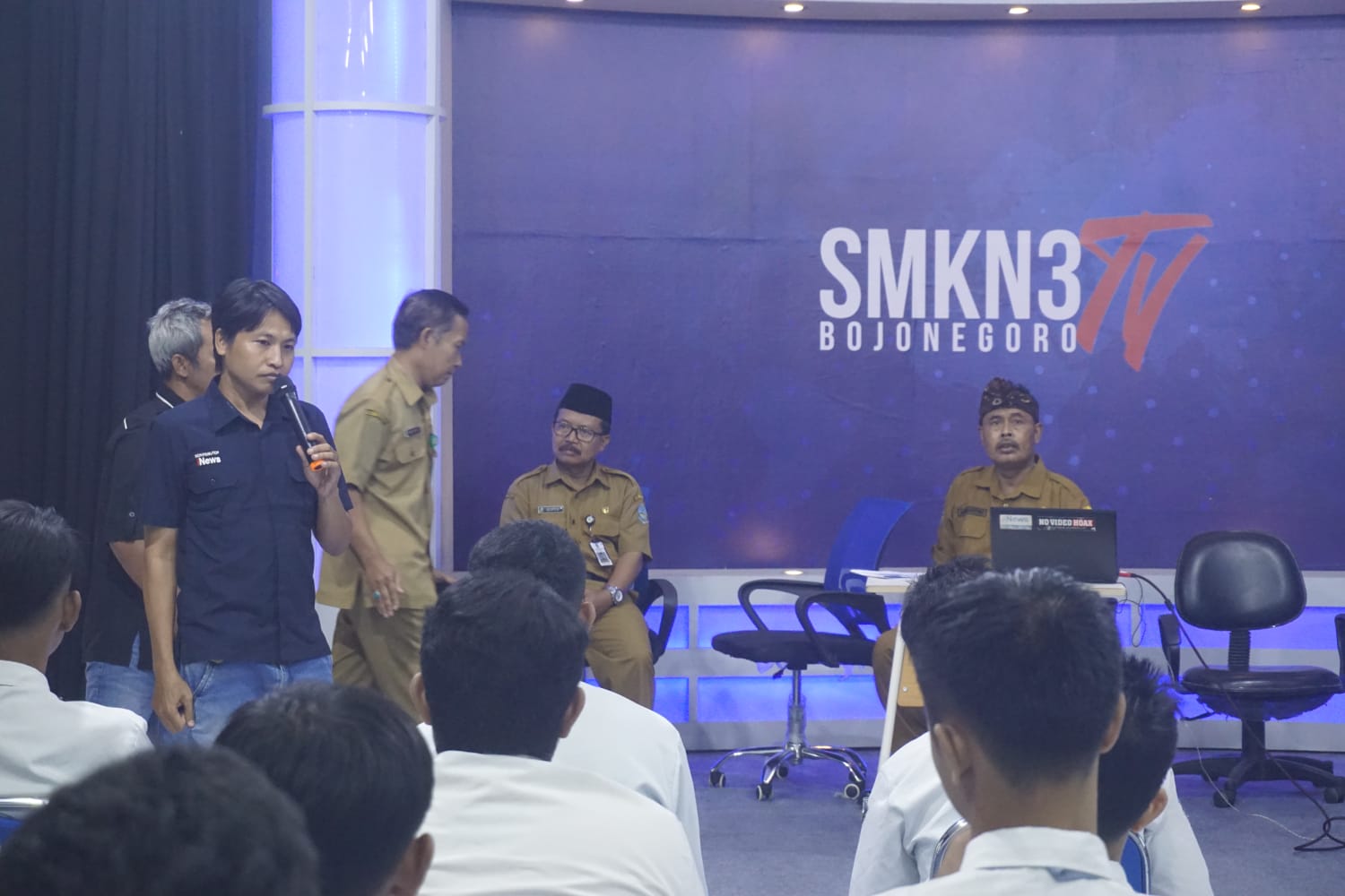 Sekolah jurnalistik dan literasi digital di SMK Negeri 3 Bojonegoro. (Memanggil.co/Ist)