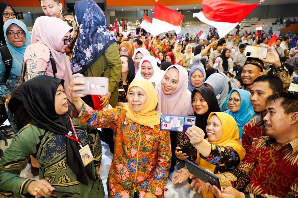 Gubernur Khofifah Dorong Guru Terus Berinovasi dan Berkreasi Hadapi Tantangan Digital