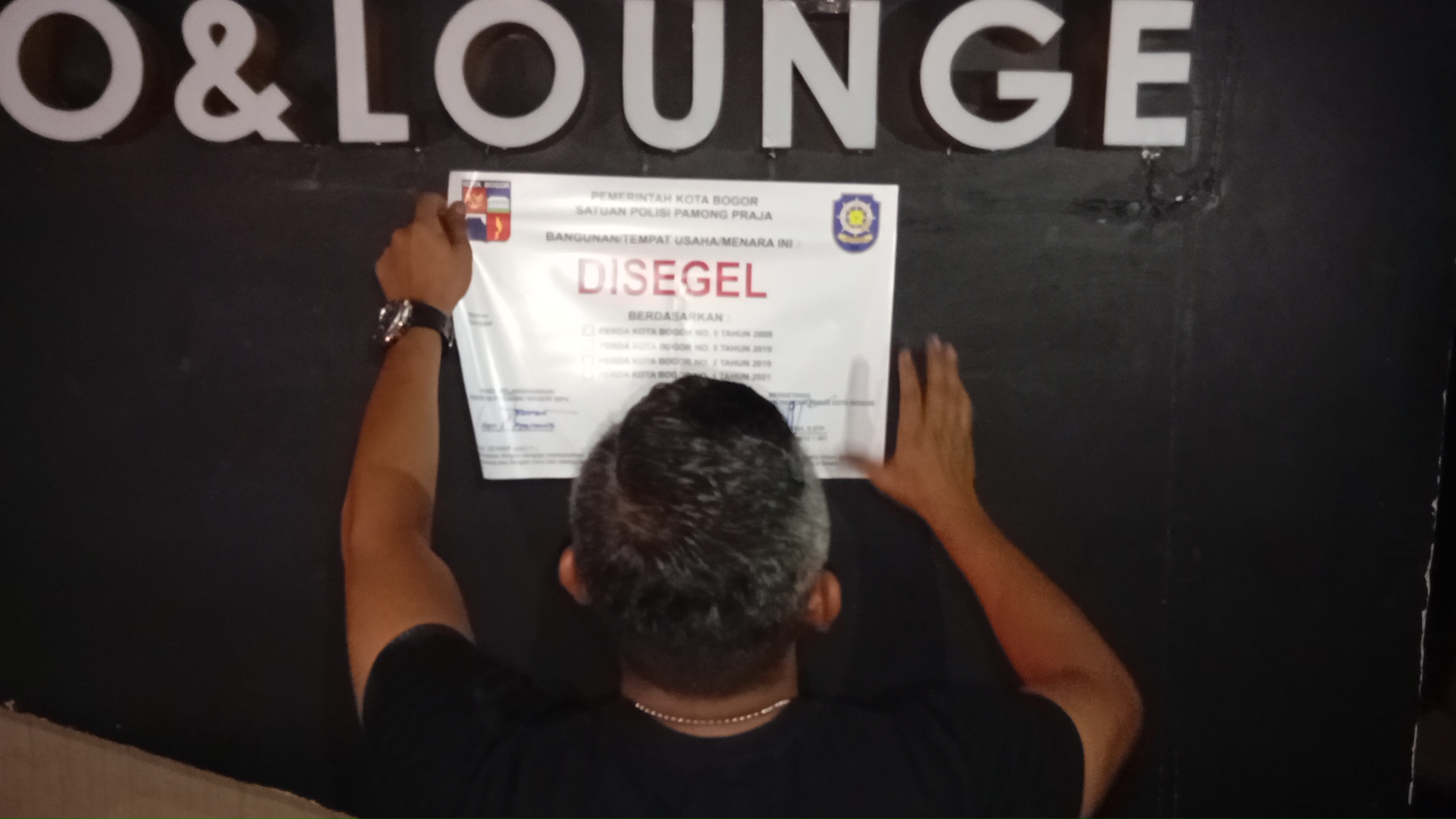 Pemkot Bogor Segel THM dan Sita Ratusan Botol Miras Selama Razia Ramadan