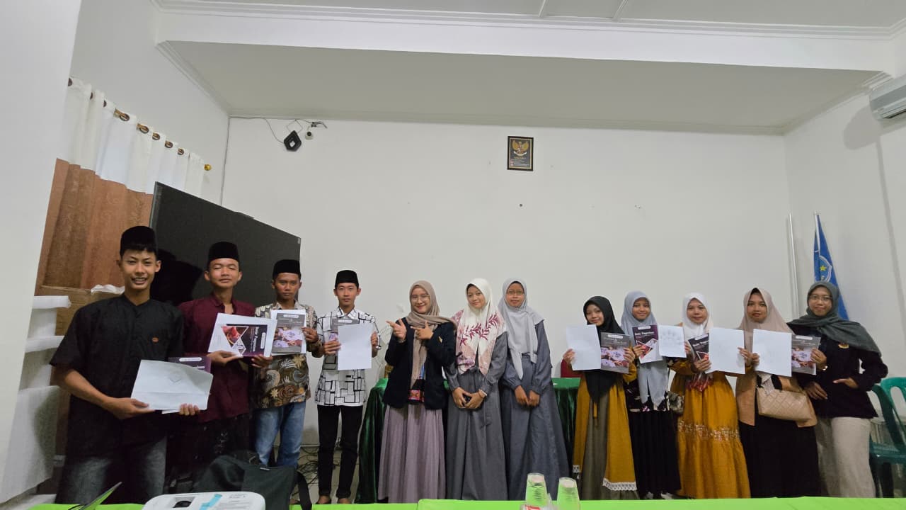 Kreatifitas Pemuda Padurenan Kudus Diasah di Pojok Etalase Karya Seni Bordir