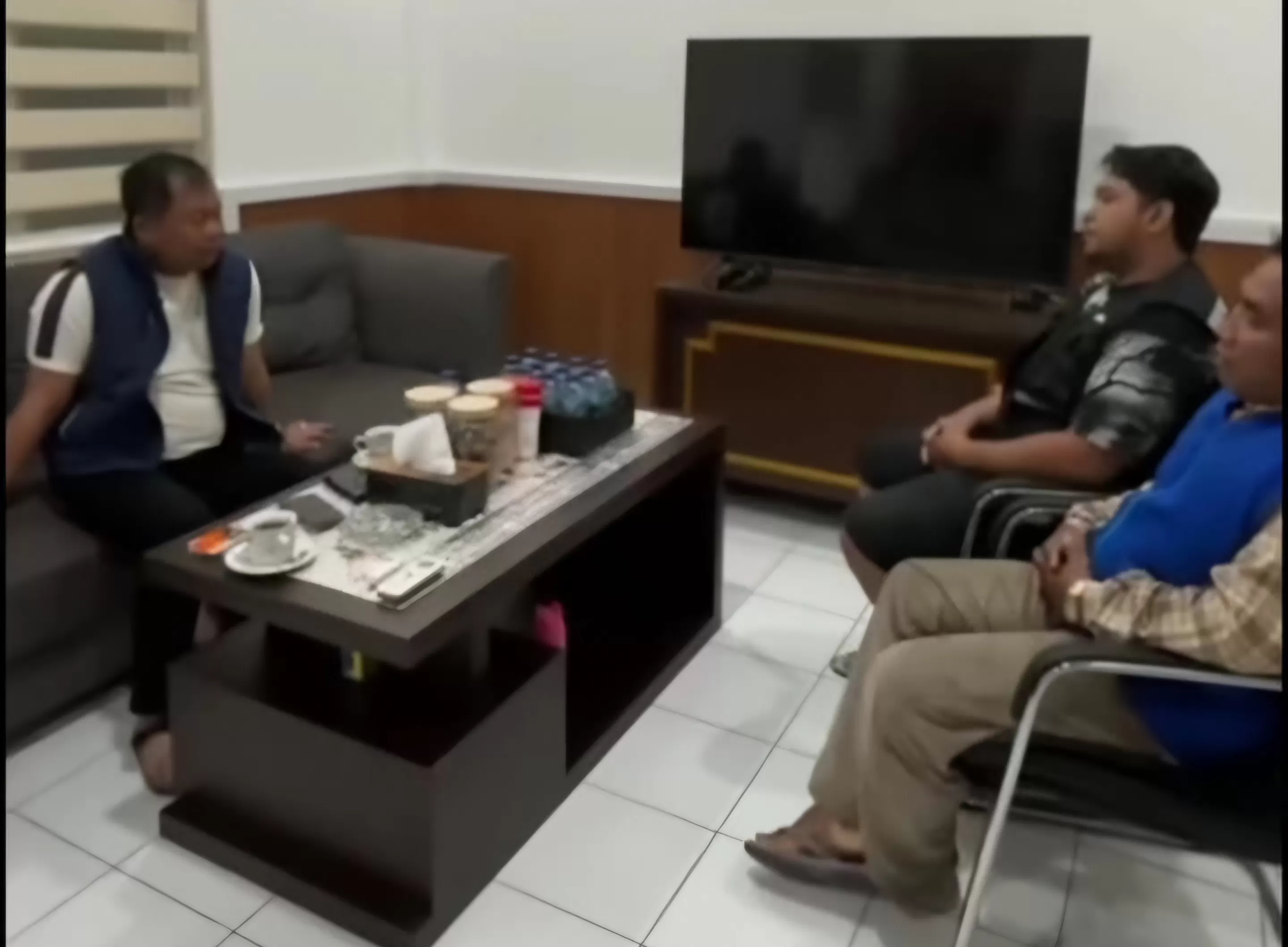 Polrestabes Surabaya Gulung Dua Jukir Liar Pemalak Pengunjung Kedai Mie