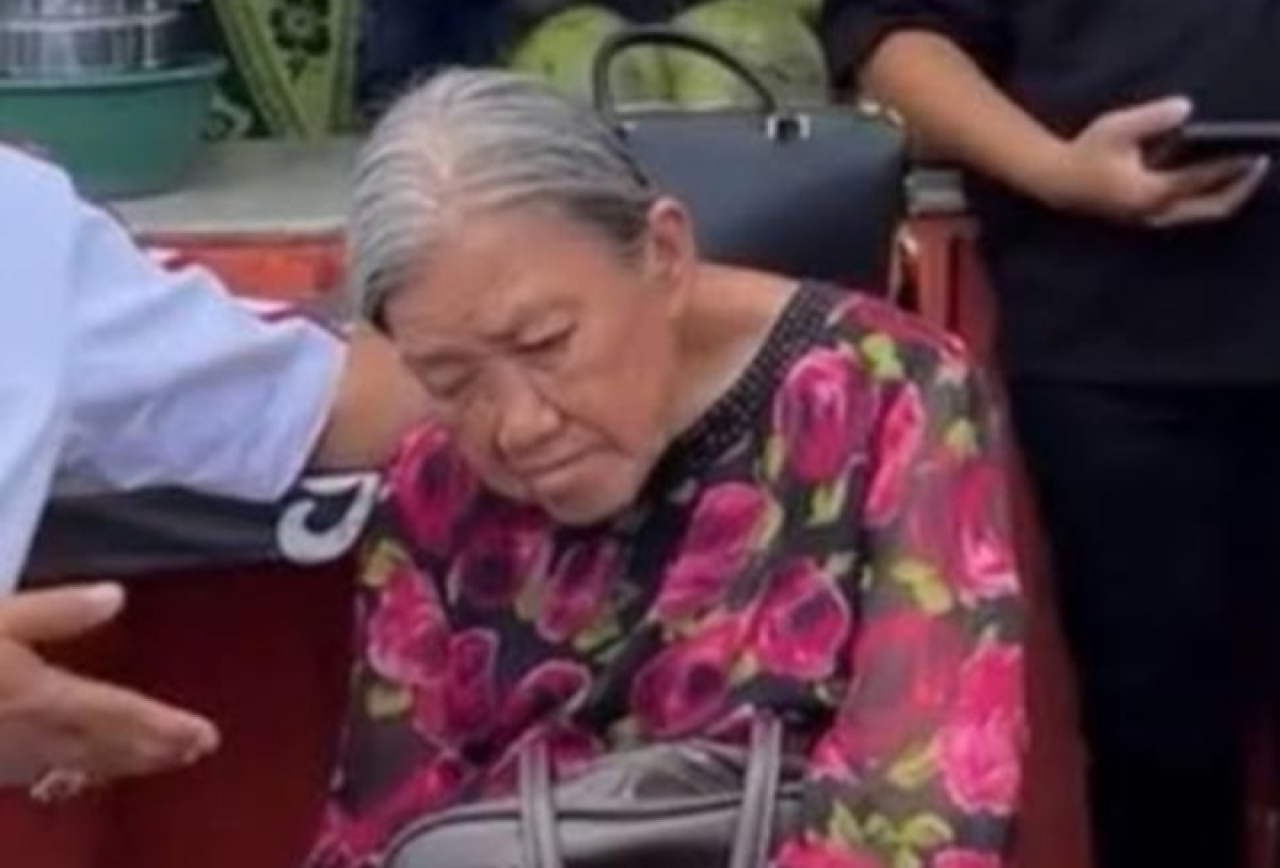 Di Antara Puing dan Luka: Kisah Nenek Elina dan Tekad Surabaya Menghapus Premanisme