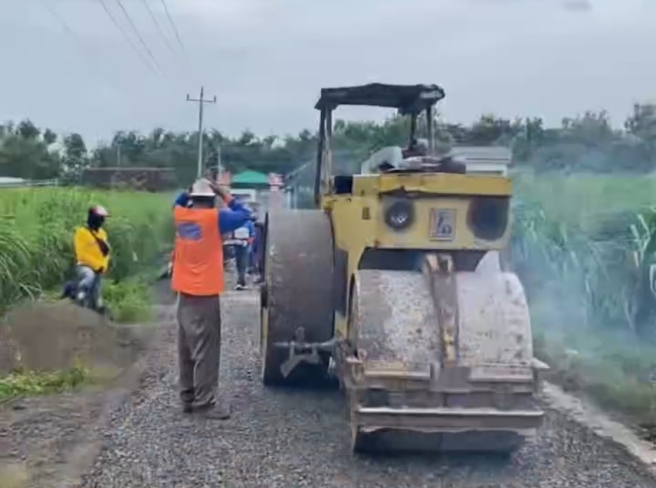 Jalan Rusak Sampung–Sarang Akan Diperbaiki, Warga Rembang Sambut Gembira