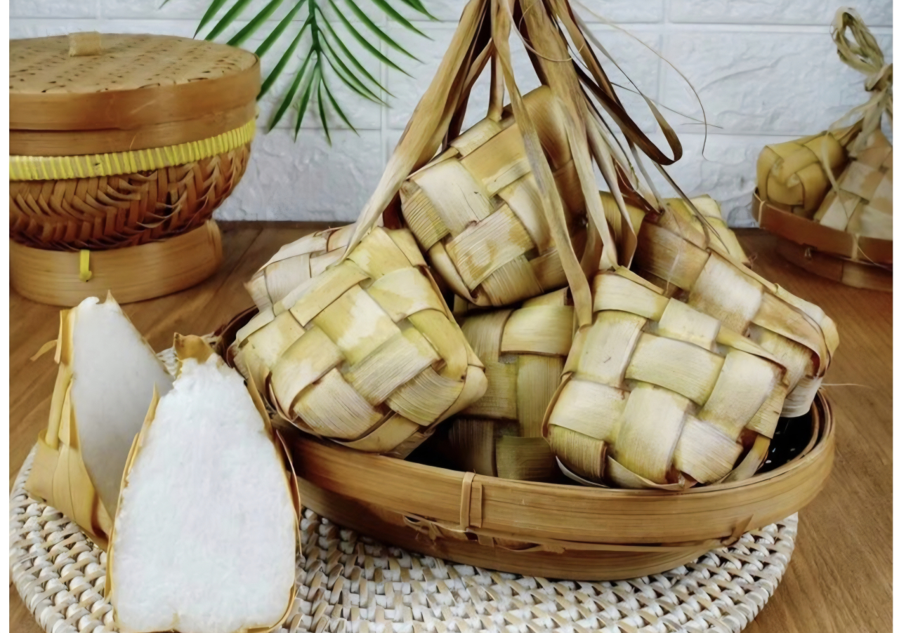 Kiblat Papat Limo Pancer, Filosofi Mendalam di Balik Empat Sudut Ketupat Lebaran