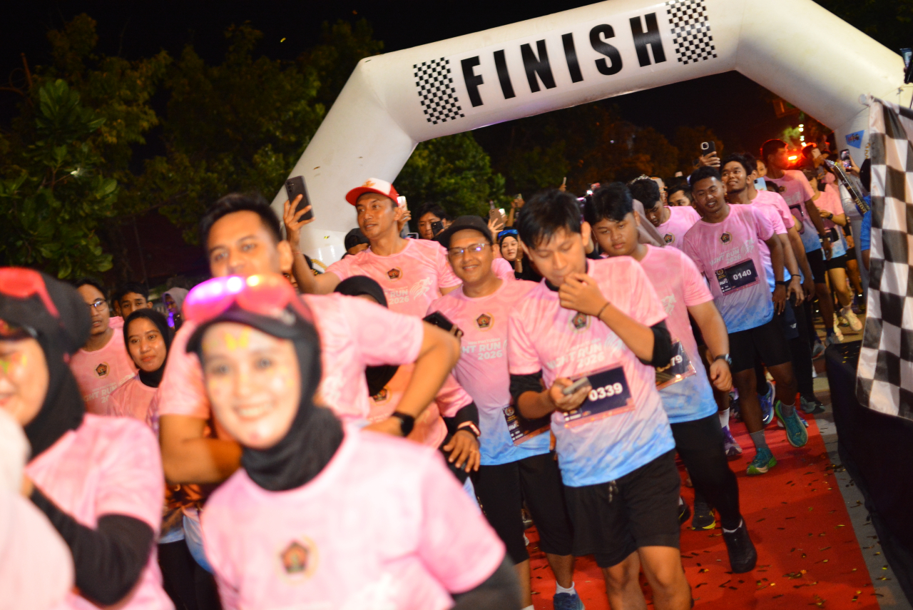 Puncak HPN 2026 di Tuban, Ratusan Pelari Ramaikan PWI Fun Run Colour Night 2