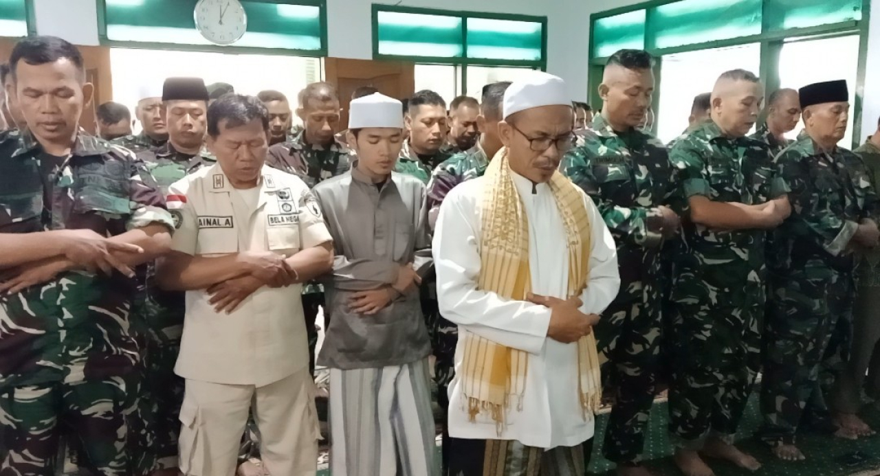 Kodim 0830 Surabaya dan Warga Gelar Sholat Gaib untuk Tiga Prajurit TNI Gugur di Lebanon