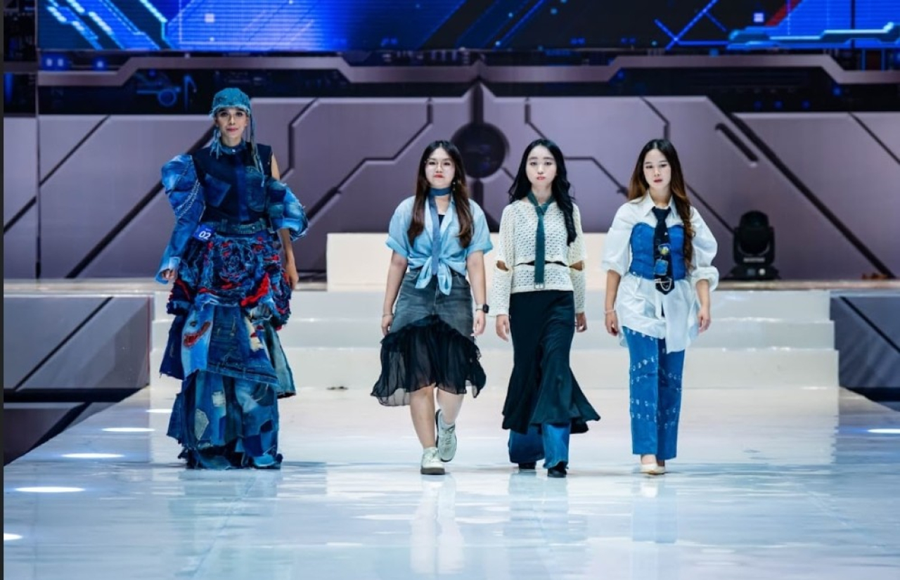Mahasiswa FIK Ubaya Raih Prestasi Gemilang di Ajang Fashion Internasional