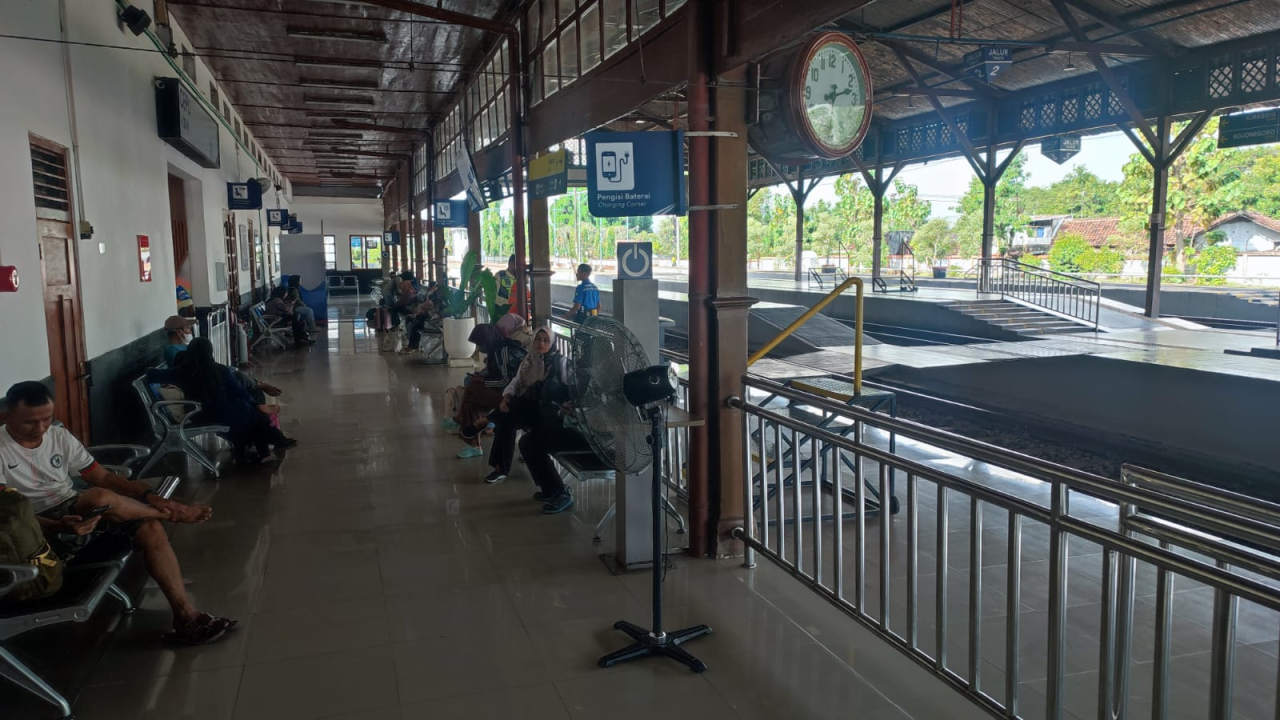 Libur Tahun Baru Islam, 8 Ribu Penumpang Padati Stasiun Cepu