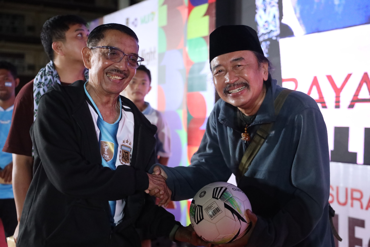 Seru! Satu Lapangan Satu Semangat Warnai Nobar World Football Night Untag