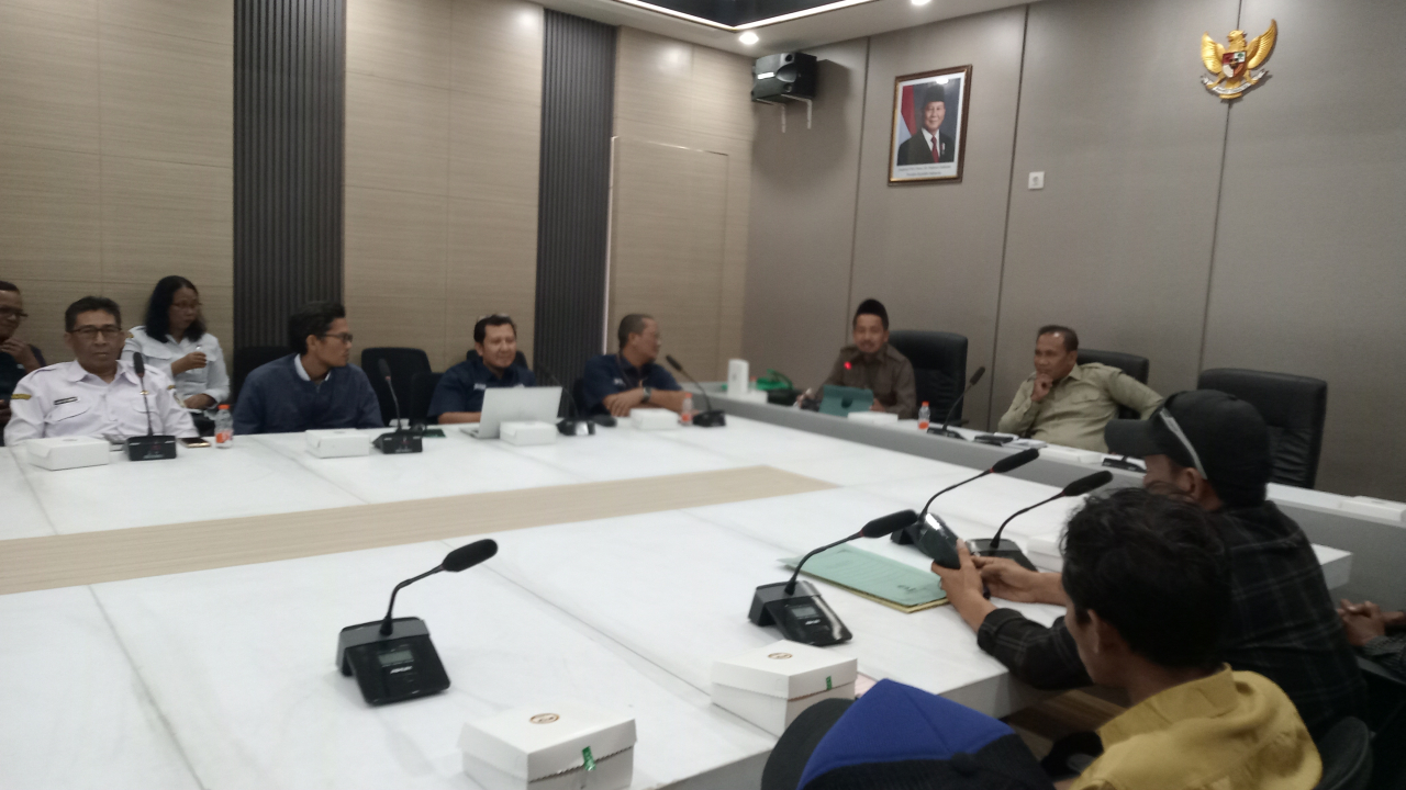 Ratusan Rumah Warga hingga Anggota DPRD Tuban Terdampak Debu Semen Indonesia