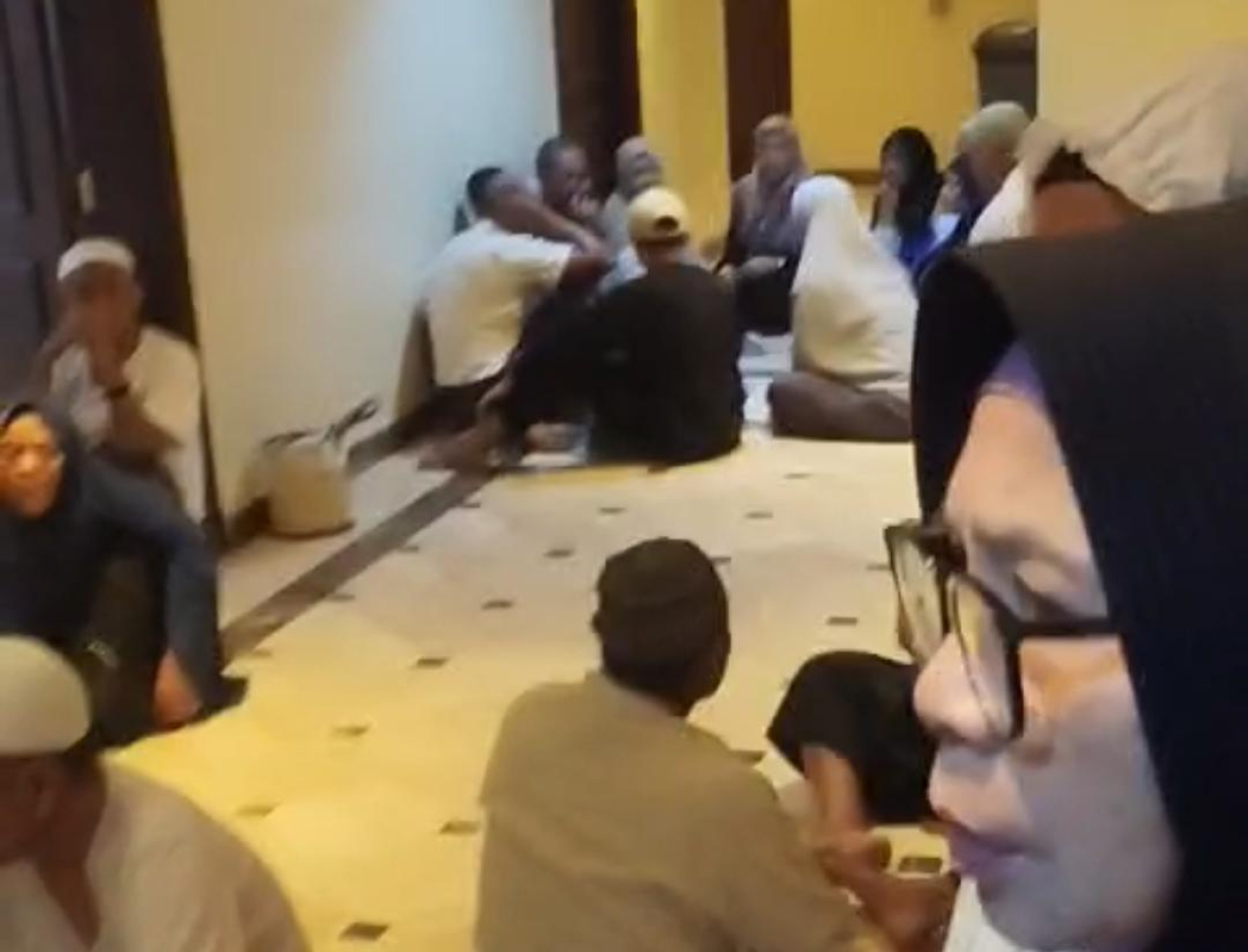 Uang Tiket Rp15,6 Miliar Disebut Sudah Ditransfer, 82 Jamaah Jombang Belum Bisa Pulang dari Arab Saudi